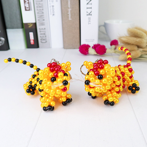 成品串珠珍珠老虎十二生肖虎年小玩具钥匙挂件钱锁生日锁动物配饰