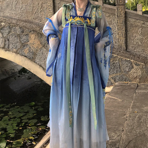 小红娘原创汉服女小兰花汉元素蓝色一片式齐胸绣花仙女裙超仙套装