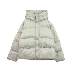 三淼羽绒服女