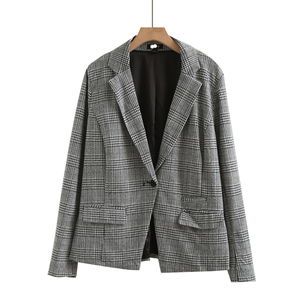 灰色格子小西装女