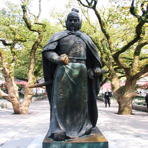 岳飞雕塑定制玻璃钢历史人物铸铜雕像景区古代将军赵云仿铜摆件