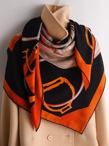 马具博物馆黑橙色丝绒大方巾真丝羊毛羊绒保暖披肩秋冬季大牌围巾