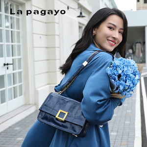 La pagayo/帕佳图2023年商场款新款头层牛皮链条斜挎小方包女包包