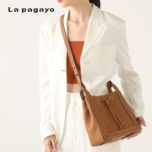 帕佳图Lapagayo商场同款质感水桶包个性单肩包斜挎包真皮女包包