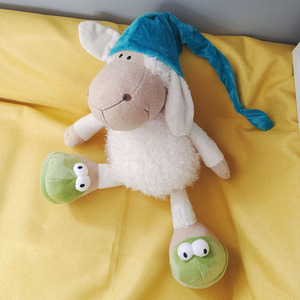 小羊公仔瞌睡羊玩偶毛绒玩具可爱布娃娃女孩睡觉抱枕床上生日礼物