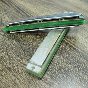 老物件口琴怀旧7080年代铁皮口风琴文革物品古玩收藏老式道具