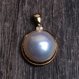 马珍珠吊坠黄金