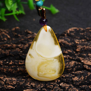 半蜜半珀吊坠