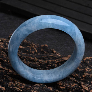 依昌天然水晶冰糯种大料海蓝宝手镯54mm清爽海蓝色清新怡人女款式