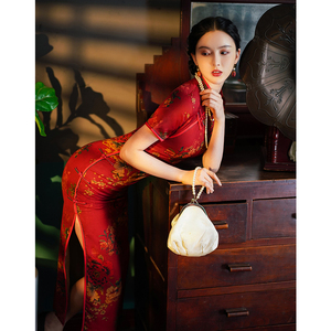 红色旗袍2022年新款年轻款少女复古民国风老上海军阀太太长款高端