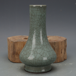 宋代官窑青釉穿带荸荠瓶古董古玩老货旧货收藏五大名窑摆仿古瓷器