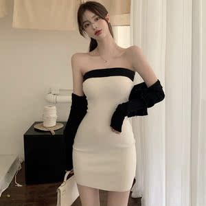 蹦迪辣妹装夏季一字肩撞色抹胸连衣裙气质紧身短裙性感露背包臀裙