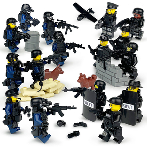 兼容乐高小颗粒人仔军事反恐特警警察武器人偶装备拼装积木玩具