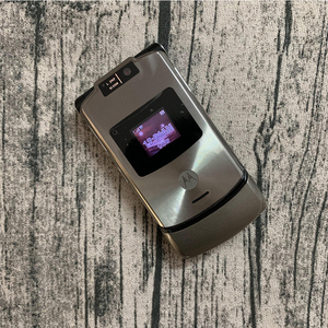 摩托罗拉 v3xx 经典超薄刀锋造型翻盖按键3g移动联通古董手机