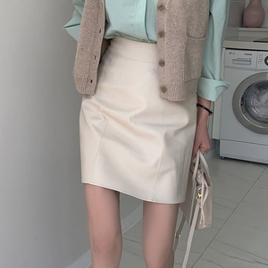 mocobling韩国代购官网正品 后拉链奶油色a字裙半身短裙