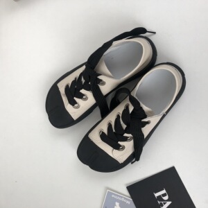 小少女原创/真皮猪蹄分趾鞋休闲时尚2021秋季新款方头帆布单鞋子