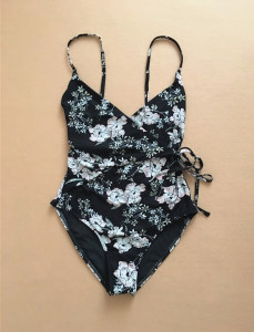 澳洲r家名媛大气复古花色遮肚肉显瘦收腹欧美ins连体游泳衣女胖mm