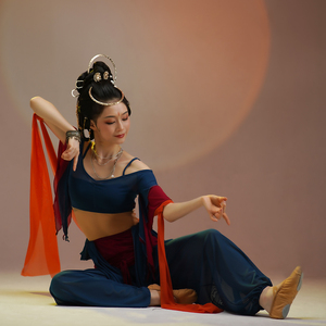 敦煌舞蹈服飞天舞仙女