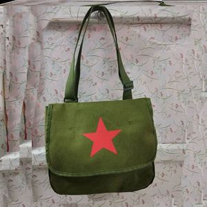 经典怀旧老书包休闲包旧书儿童军绿色话剧斜挎包帆布包70年代老式