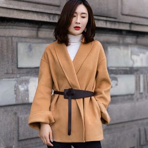 浅驼色毛呢大衣女