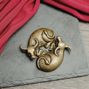 恒曦铜器淘宝纯铜牛扭转乾坤摆件黄铜转运太极八卦牛书房镇纸实心双