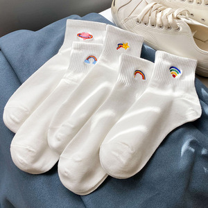白色袜子女中筒袜纯棉春秋冬季ins潮短袜运动袜短筒刺绣彩虹袜子