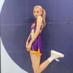 rose朴彩英同款紫色复古球衣背心女