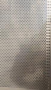304不锈钢冲孔板网冲孔板穿孔网板圆孔板1.0厚*2毫米孔1*2米