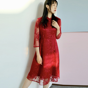 珂曼女装春季新款透视刺绣打底裙单排扣连衣裙高腰气质女