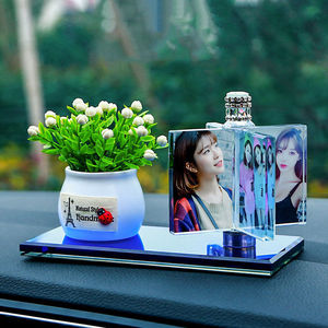 照片定制汽车香水摆件车内装饰用品小车载车上香水座车摆台女内饰