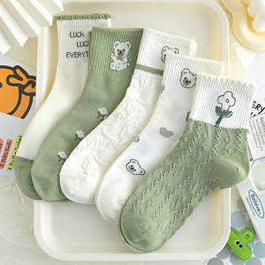 袜子女中筒袜绿色可爱小熊卡通袜秋冬季纯棉厚款百搭长袜学生袜