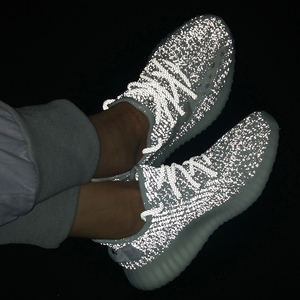 adidasyeezy350v2反光满天星