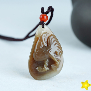 天然新疆和田玉糖玉糖料吊坠生肖鸡天然玉石挂件和田玉吊坠男女款