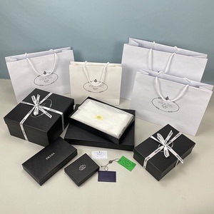 普拉达prada包装礼盒口红香水围巾衣服包包礼品袋手提袋礼品盒子