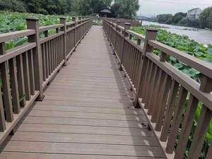 户外景观塑木护栏围栏木栈道桥亲水平台架空步道绿道实木木塑栏杆