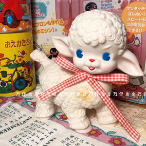 万仔商店 日本昭和小羊 可爱桌面摆件 古着工作室摆件 胶皮公仔