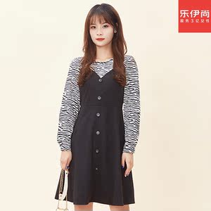 les乐伊尚时尚女装冬季新款舒适不规则条纹加多纽扣设计连衣裙