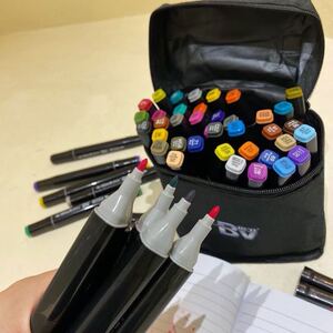 马克笔 一盒48支