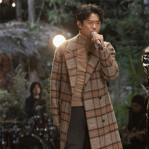 时光音乐会凤凰传奇曾毅同款撞色格纹中长款西装外套气质上衣男女