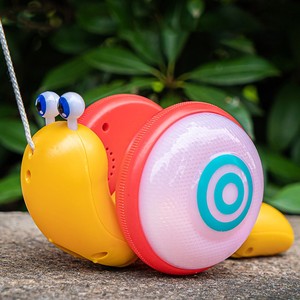学步宝宝牵绳拖拉蜗牛发光玩具拉拉车消耗体力婴儿爬行牵引牵着走