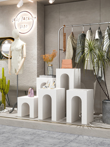 服装店橱窗装饰道具摆件产品展示台鞋包展台衣服陈列台高低流水台