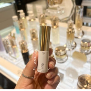 cle de peau beaute/肌肤之钥 盈润唇膏 _ 现货cpb盈润防晒护唇膏4g