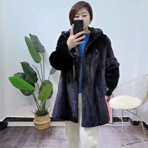 貂皮大衣女胖妹妹