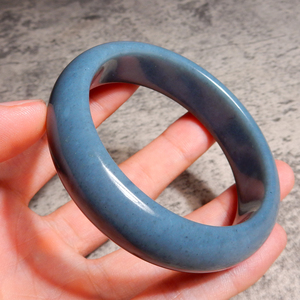 方言和田玉放巨漏老熟罕见细腻新疆蓝玉天空蓝籽料56mm女士手镯w