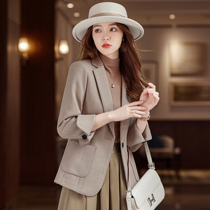 格子毛呢小西装外套女短款修身秋冬季2022新款休闲小个子加厚西服