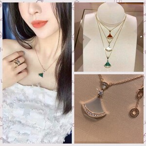 bvlgari/宝格丽 18k玫瑰金 divas dream 女士小裙子项链
