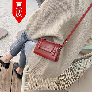 香港代购超火小包包女士2024新款夏季红色斜挎包高级感真皮小方包