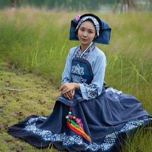 贵州布依族女装套装棉麻印花上衣大摆裙围腰头饰全套浅蓝民族春夏