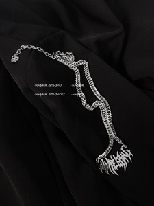 Unpack酷镂空图腾哥特字体吊坠项链男女钛钢小众个性高级宽扁链条