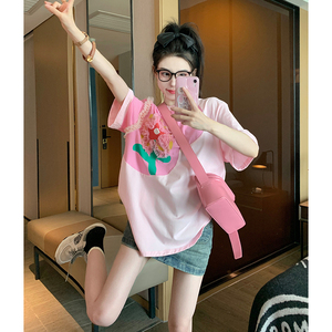 粉色花朵短袖t恤女夏季2024新款设计感小众宽松百搭拼接正肩上衣